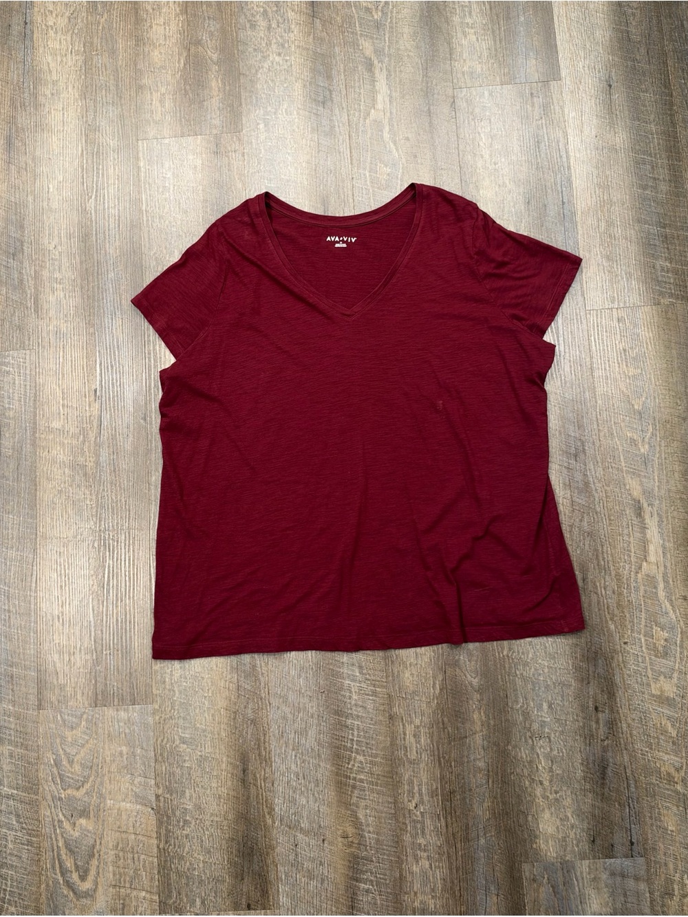 Plus size Ava & Viv Women's V-Neck Tee — Burgundy